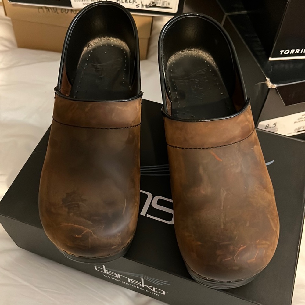 Dansko shoes sz 40